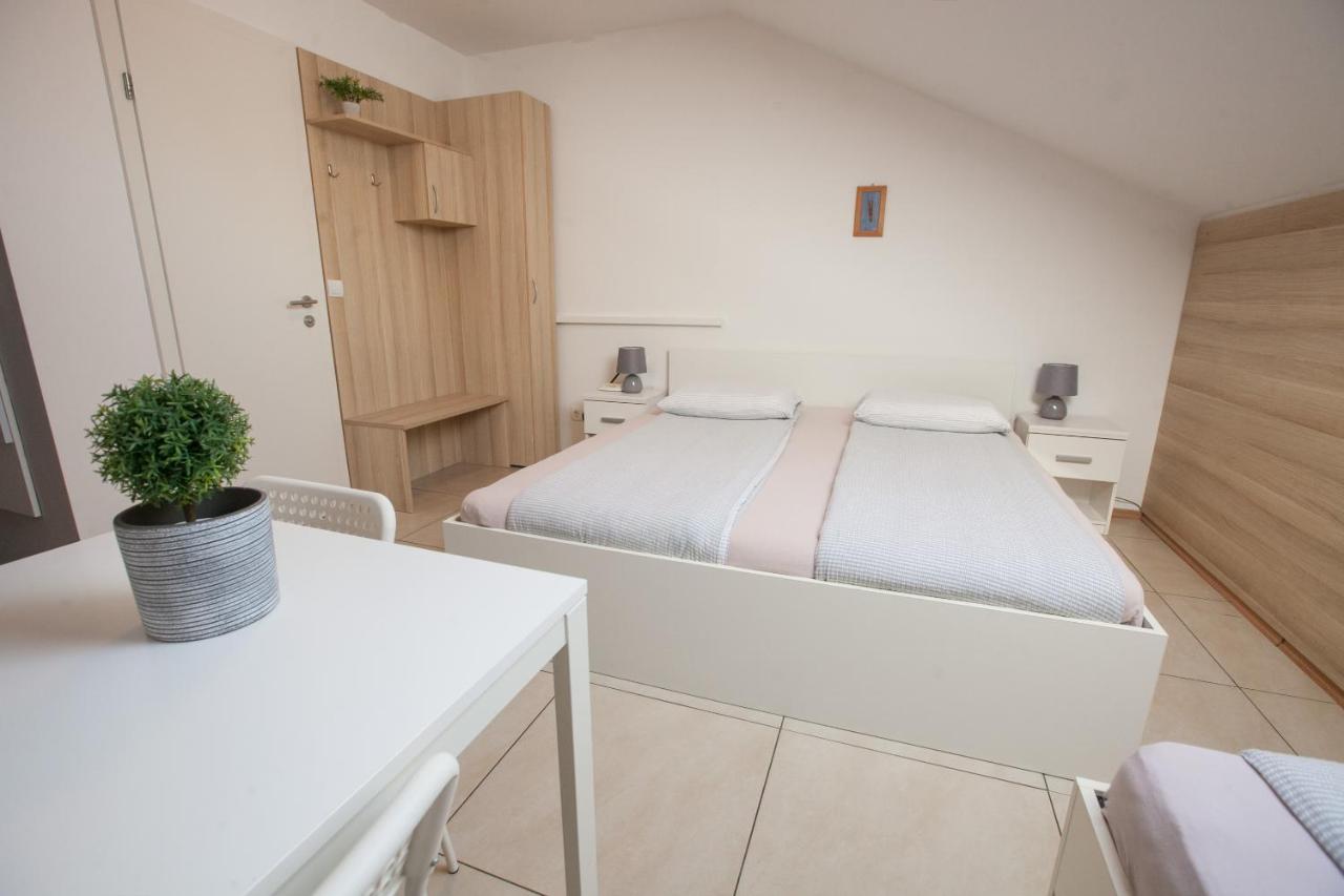 Rooms Klik Postojna Exterior photo