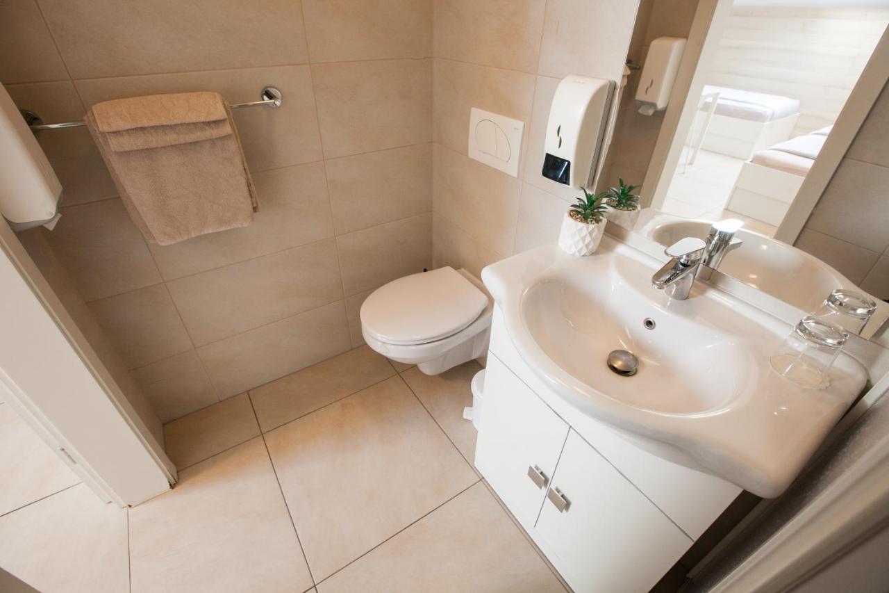 Rooms Klik Postojna Exterior photo