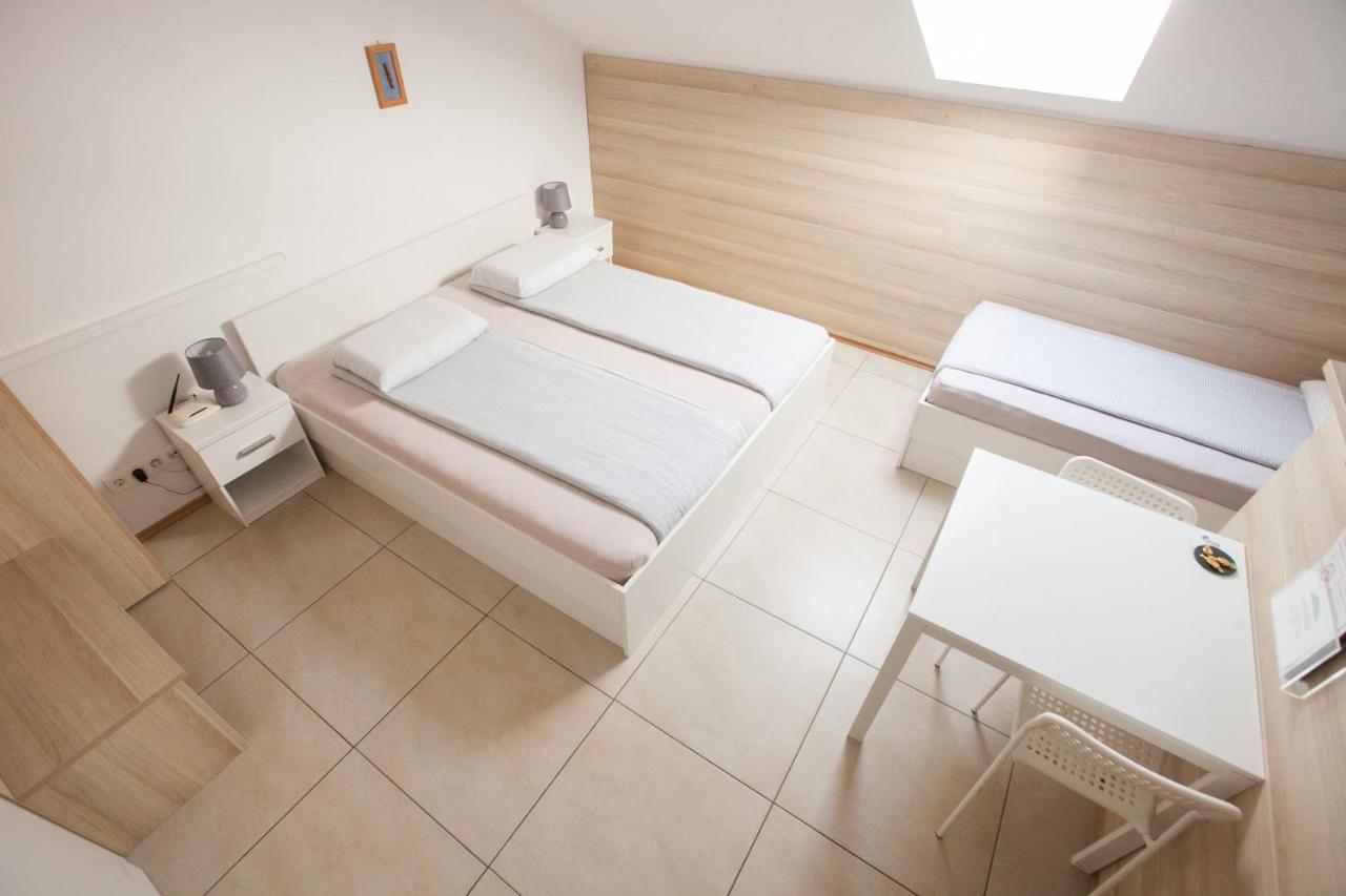 Rooms Klik Postojna Exterior photo